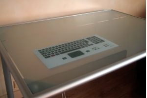 Réalisation d'un clavier sur table verre