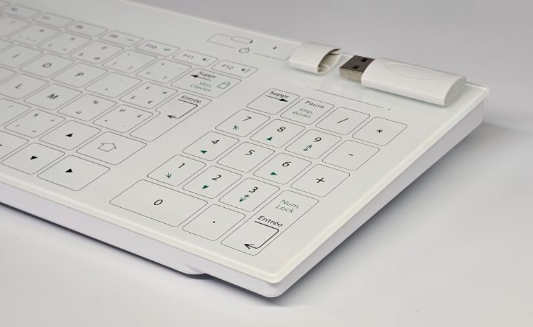 T1007 TACTYS CLAVIER TACTILE PROPRE LISSE ASEPTIQUE SANS FIL 11 1024x630