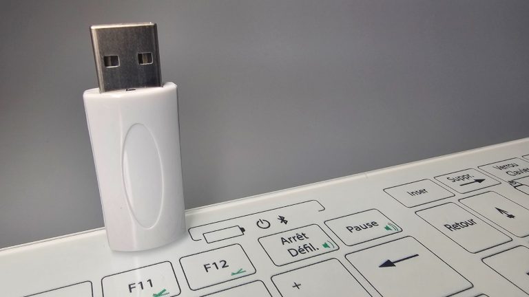 T1023 TACTYS CLAVIER TACTILE PROPRE LISSE ASEPTIQUE TOUCHPAD SANS FIL 7 1024x576